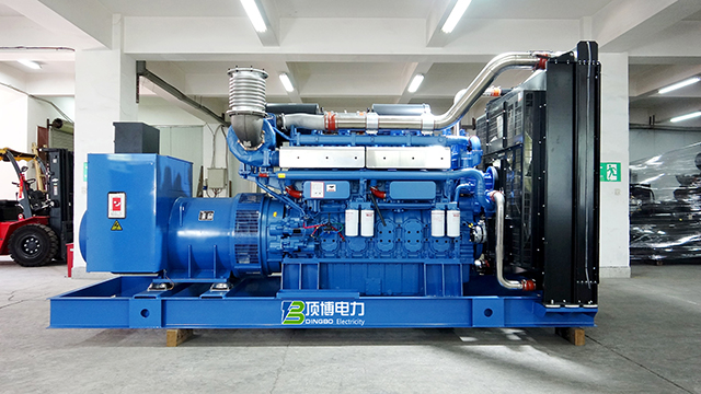 誰說下雨天就不能開工？玉柴柴油發(fā)電機(jī)組讓你電力滿滿！